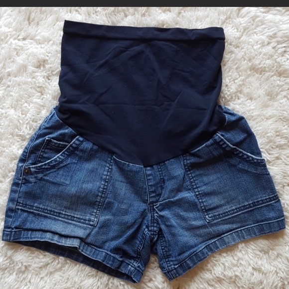 Maternity Shorts - Picture 2 of 5